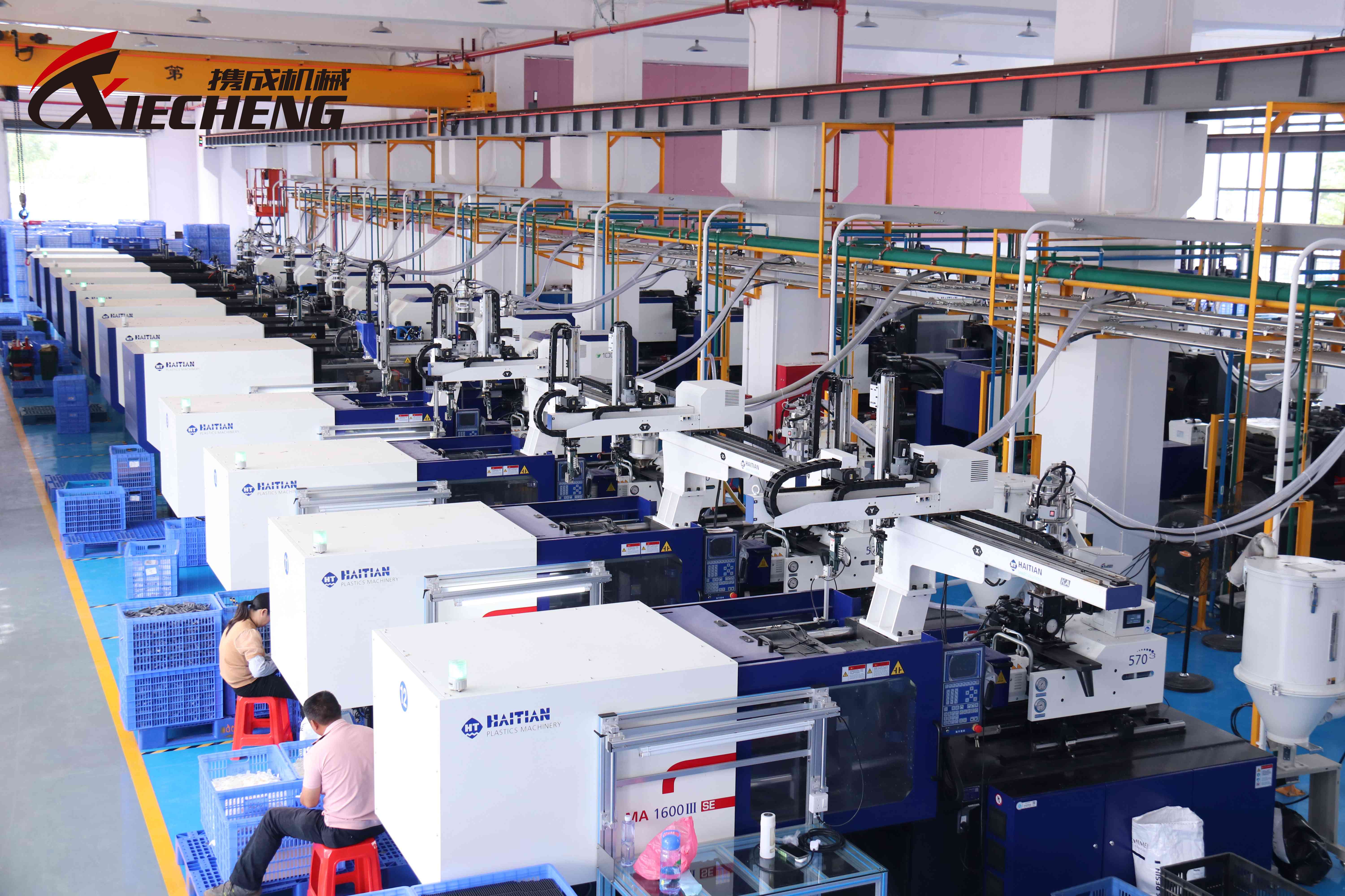 Oficina de fábrica com redução de poeira e maior eficiência de produção após a instalação do sistema XIECHENG